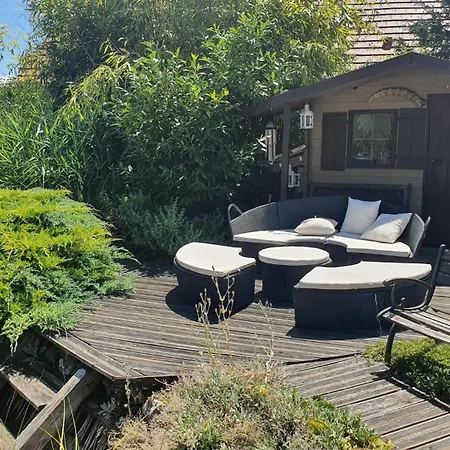 Lacustrebnb Bed & Breakfast